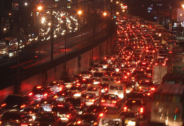 Traffic-EDSA-Night.jpg